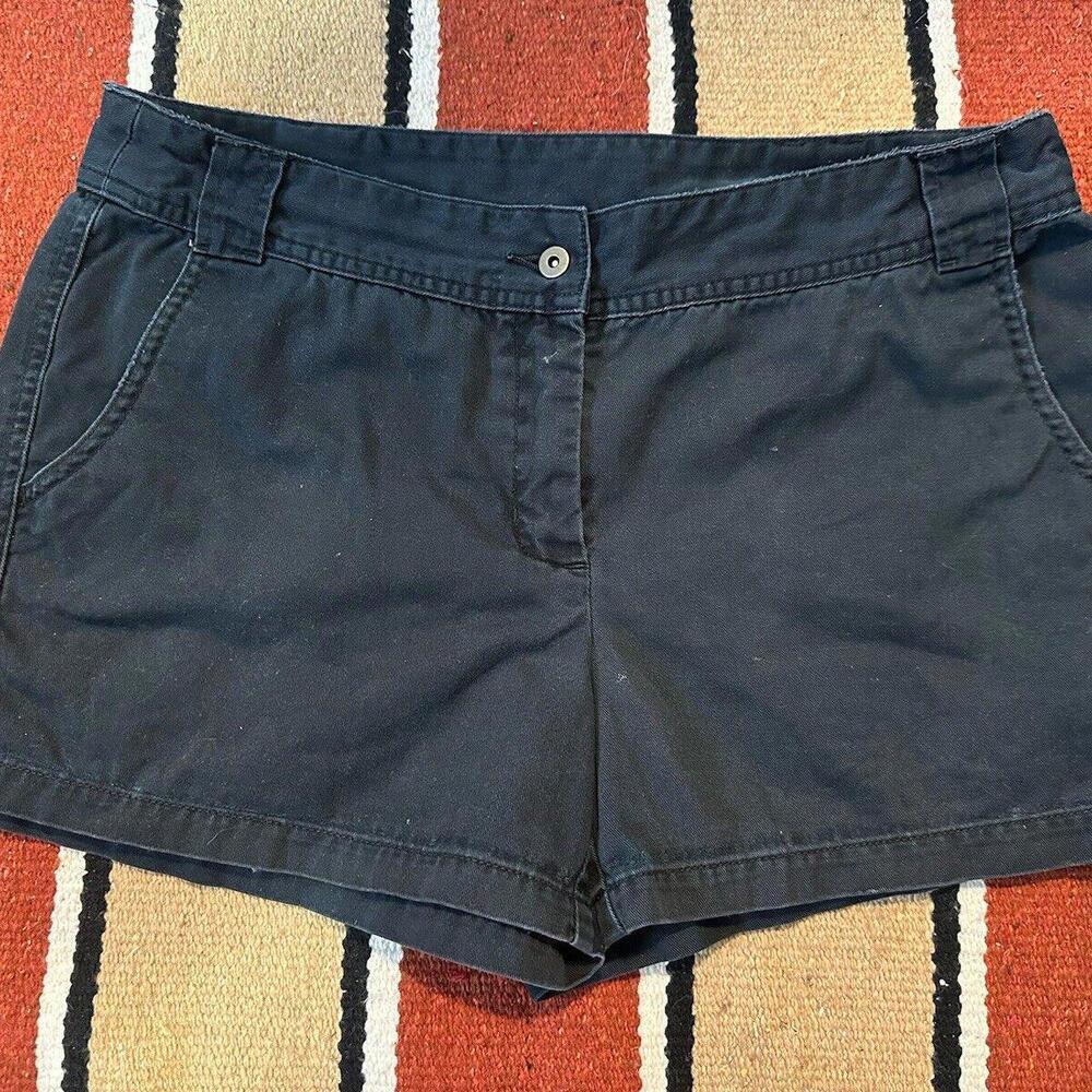 Women’s Black Shorts Size 11 3” Inseam Rubbish Pockets Distressed Short Macau